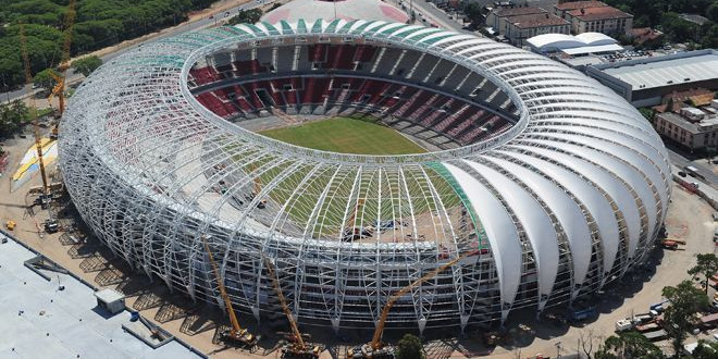 Brazílske Majstrovstvá sveta vo futbale začínajú už 12. júna, no niektoré mestá sú s prípravami pozadu.