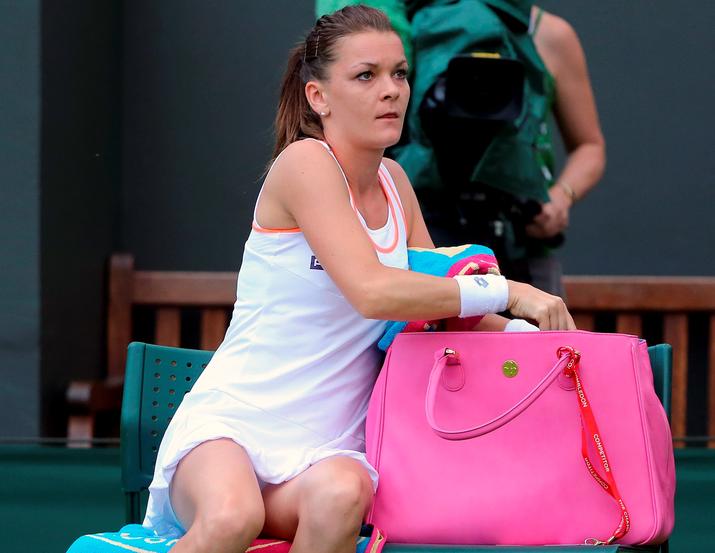 Agniezska Radwanska s nádhernou ružovou kabelkou na Wimbledone (gwizdek24.se.pl)