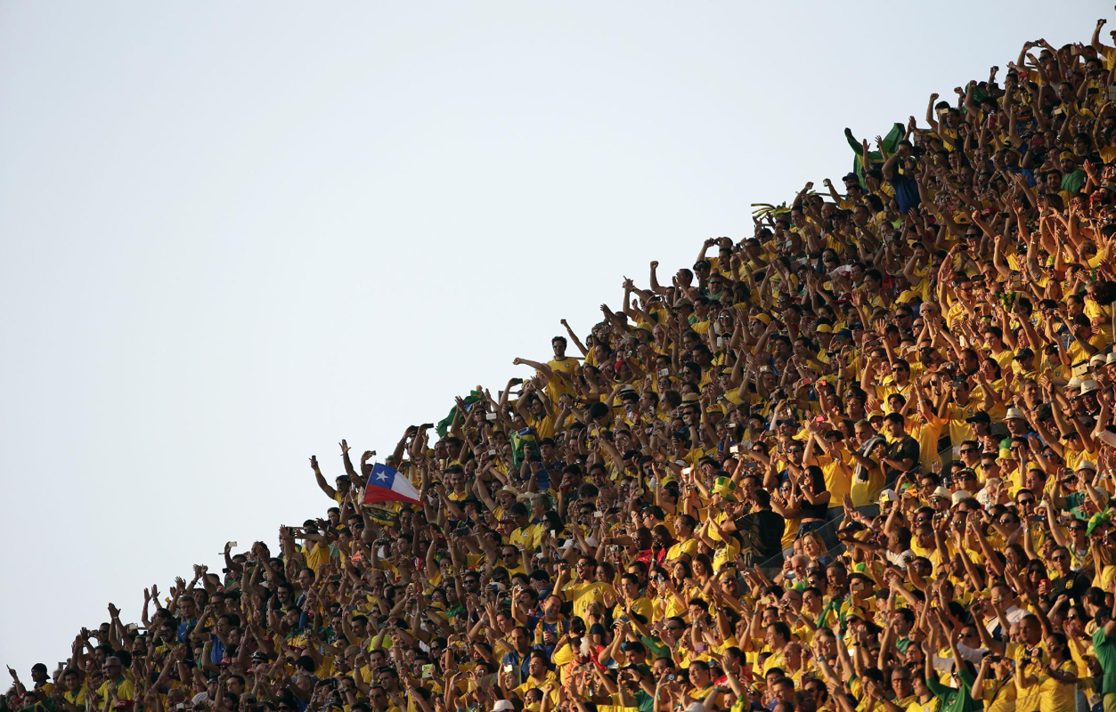 Tisícky fanúšikov na zápase Brazílie s Chorvátskom (yahoo.com)