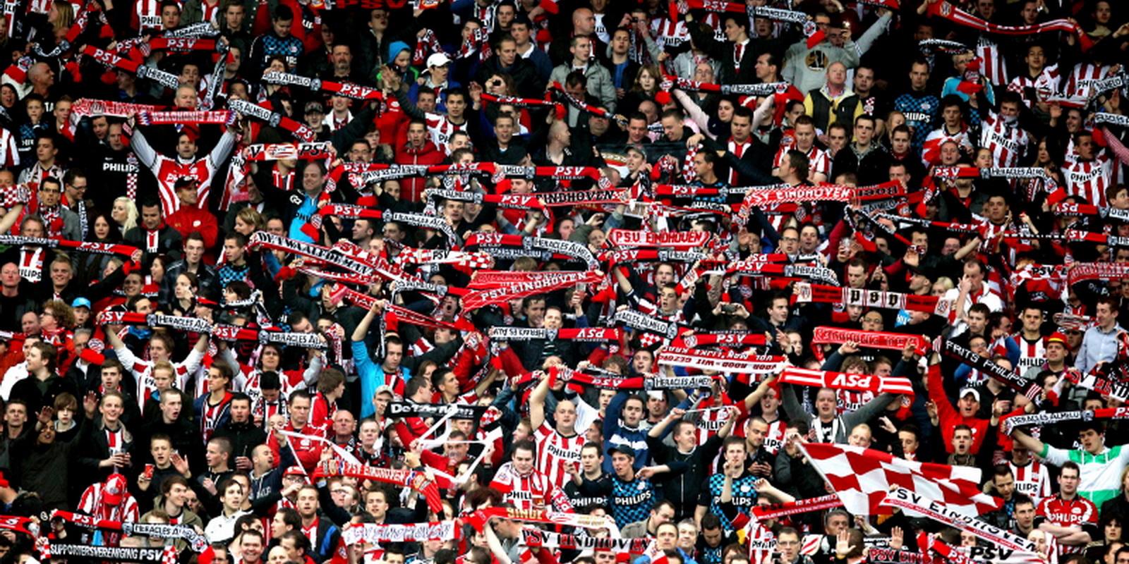 Fanúšikovia PSV Eindhoven (voetbalprimeur.nl)