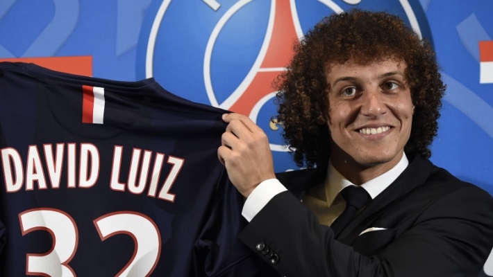 Brazílsky kanárik David Luiz už kope v Lige majstrov za Parížanov (rmcsport.bfmtv.com)