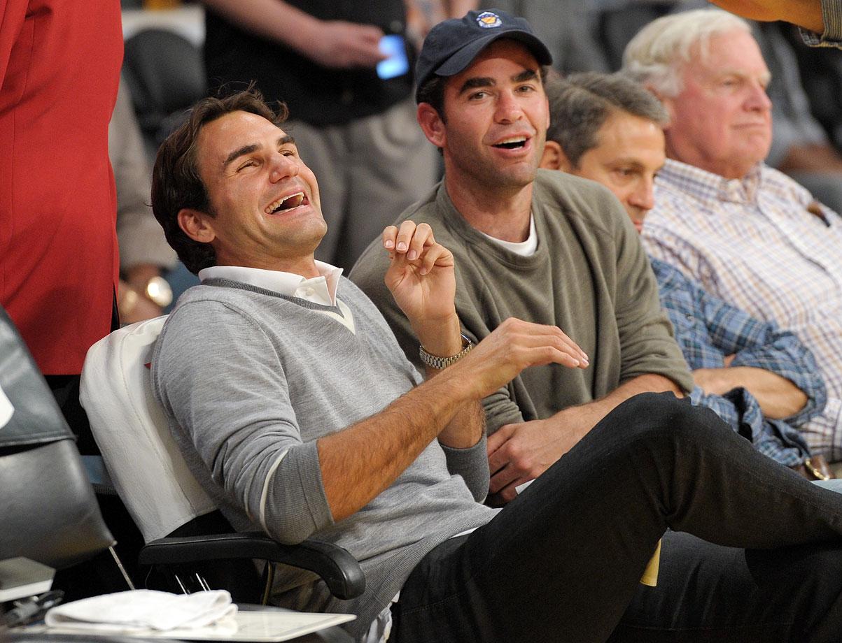 Roger Federer a Pete Sampras na zápase NBA v roku 2011 (si.com)