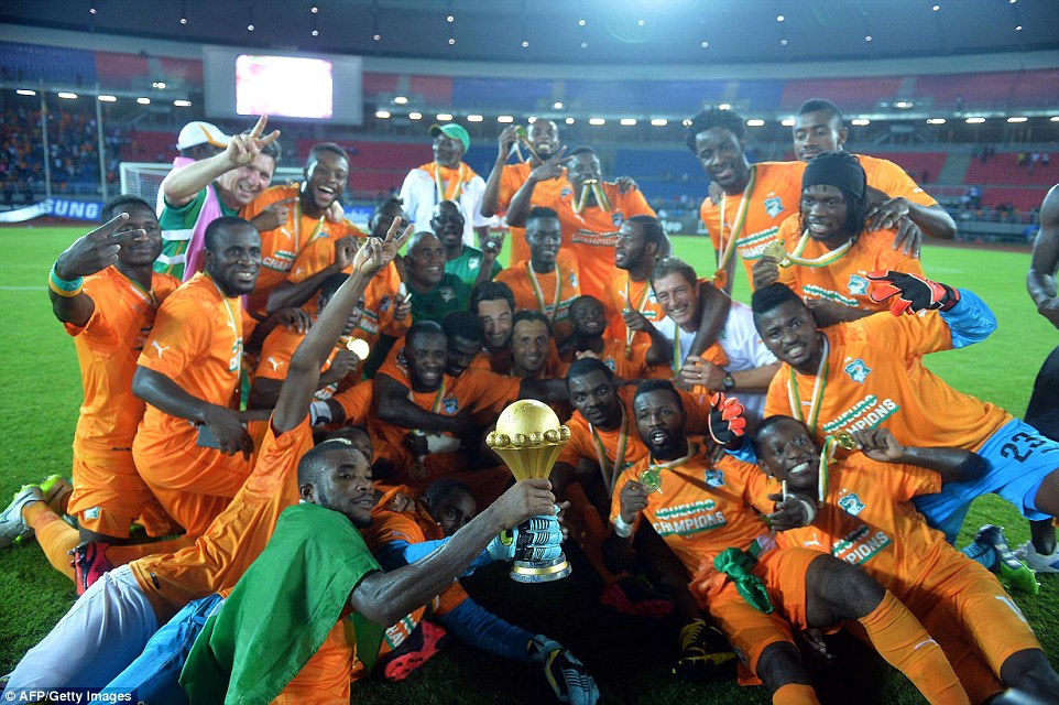 Futbalisti z Pobrežia Slonoviny si vybojovali celkový triumf na Africkom pohári národov 2015 (dailymail.co.uk)