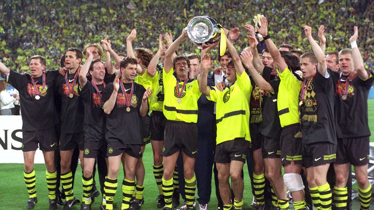 Prehra legendárneho tímu Juventusu Turín vo finále 1997 proti Borussii Dortmund (sportskeeda.com)